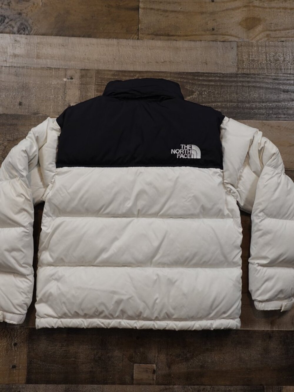 The North Face 1996 Retro Nuptse Jacket Women’s Medium White Black 700 Down - Picture 10 of 16